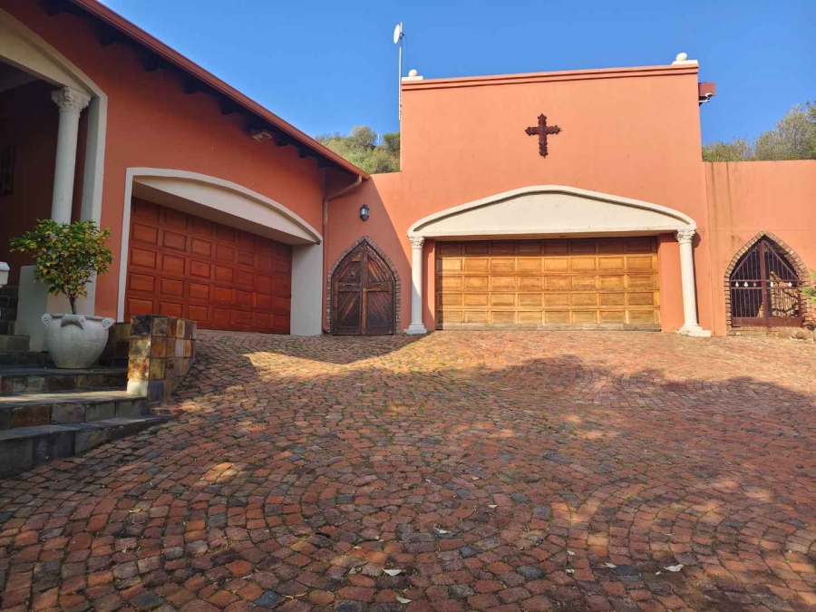 6 Bedroom Property for Sale in Quaggafontein Free State